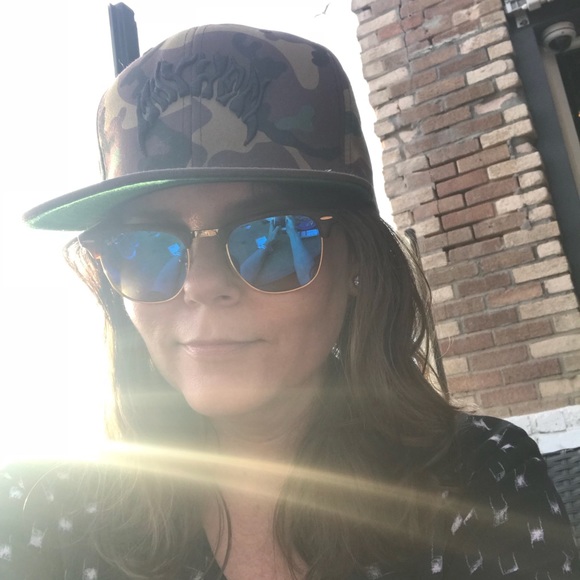 Meet your Posher, Jodie - Picture 1 of 1